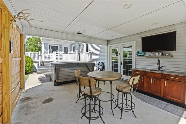 Exterior, Hot Tub, Recessed Lighting