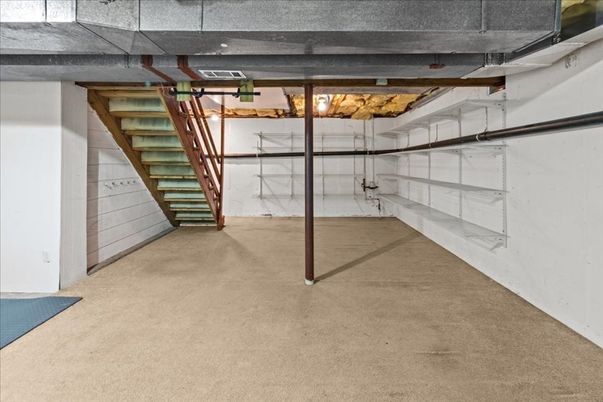 Garage, Interior