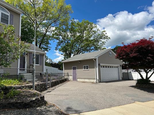 Detached Garage, Exterior