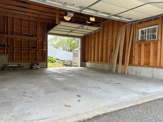 Garage, Interior, Wooden Walls
