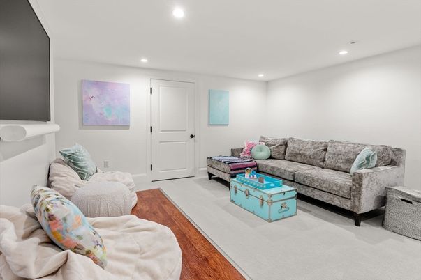 Interior, Living room, Recessed Lighting, Wood Texture Flooring