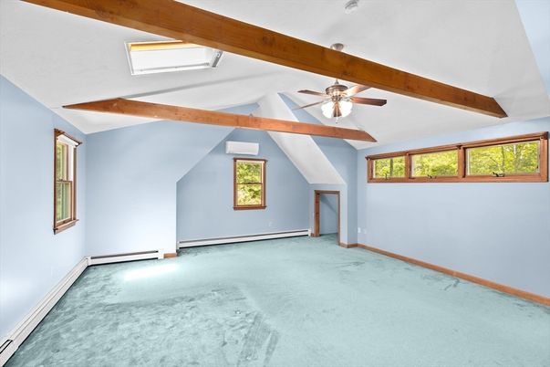 Empty room, Interior, Wooden Beams