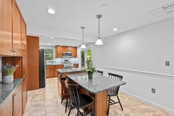Dining room, Interior, Kitchen, Pendant Lights, Recessed Lighting, Stainless Steel Appliances