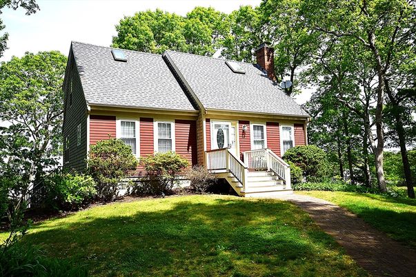 Exterior, Facade, Cape Cod
