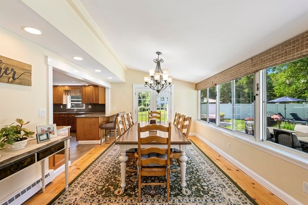 Chandelier, Dining room, Interior, Kitchen, Recessed Lighting, Wood Texture Flooring