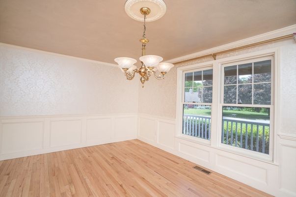 Chandelier, Empty room, Interior, Wood Texture Flooring