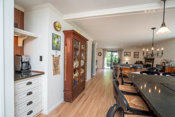 Chandelier, Dining room, Interior, Kitchen, Pendant Lights, Recessed Lighting, Wood Texture Flooring