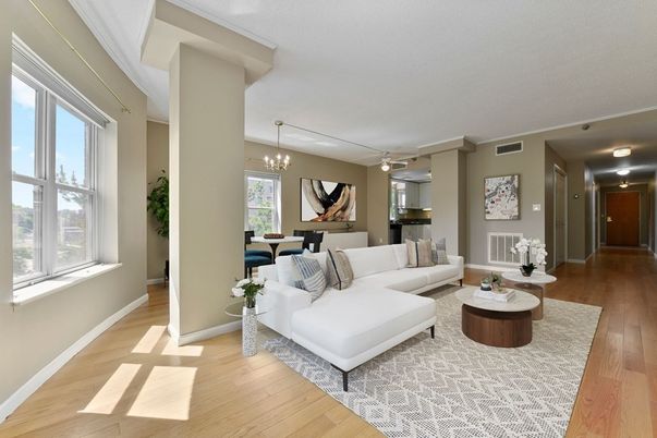 Chandelier, Dining room, Interior, Living room, Pendant Lights, Wood Texture Flooring