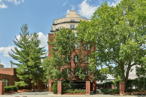 Exterior, Facade, Brick Facade, Rowhouse