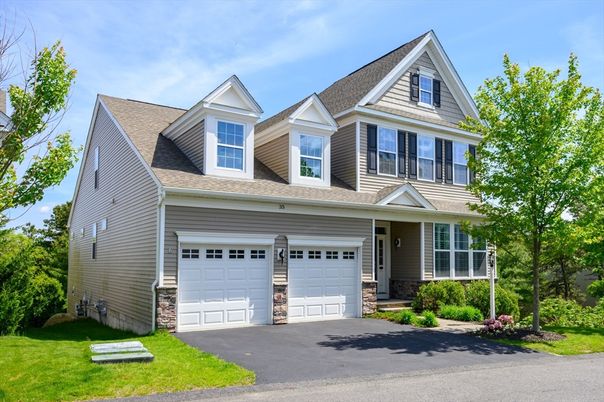 Attached, Exterior, Facade, Farmhouse