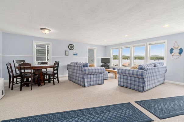 Dining room, Interior, Living room, Recessed Lighting