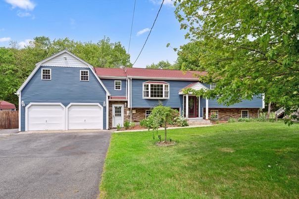 Attached, Backyard, Exterior, Facade, Split Level