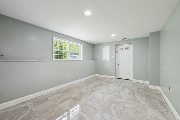 Empty room, Interior, Marble, Recessed Lighting