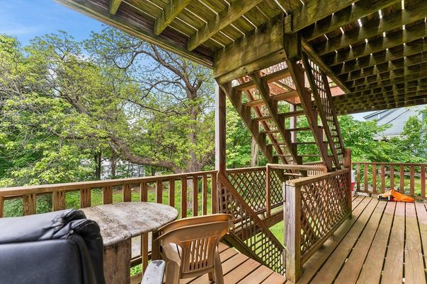 Exterior, Wooden Beams