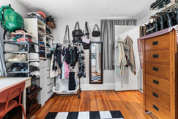 Interior, Walk-in Closets, Wood Texture Flooring