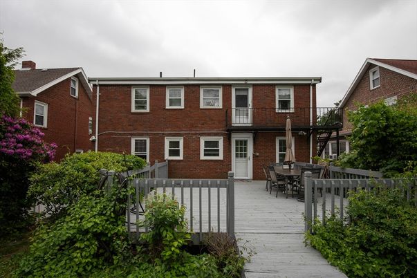Exterior, Facade, Brick Facade, Rowhouse