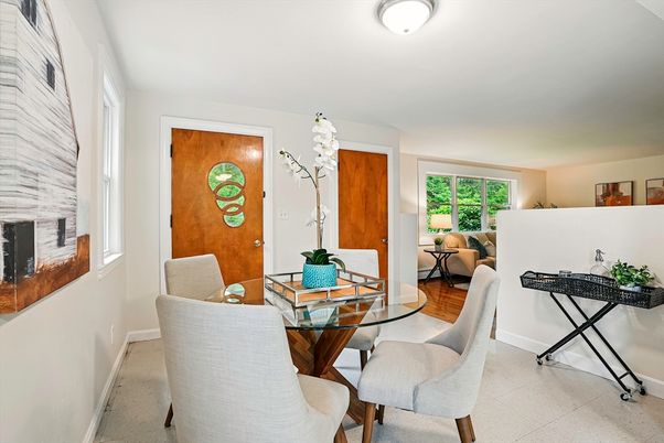 Dining room, Interior