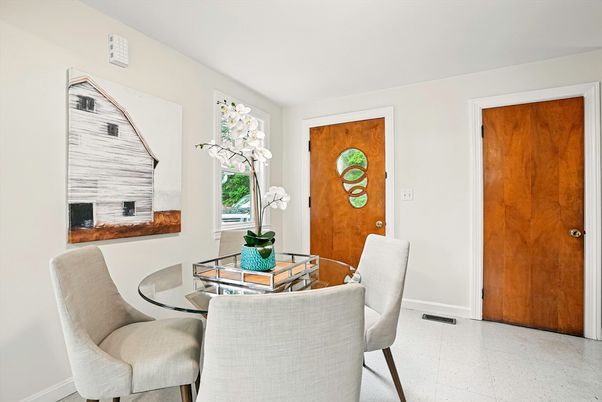Dining room, Interior