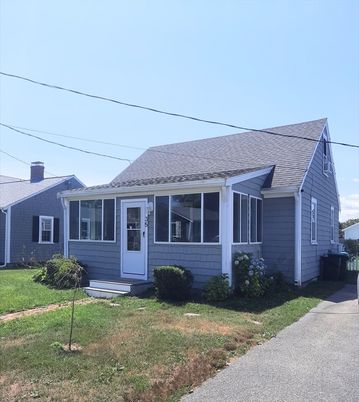 Exterior, Facade, Cape Cod