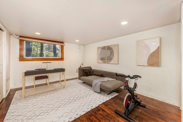Fitness Equipment, Interior, Recessed Lighting, Wood Texture Flooring