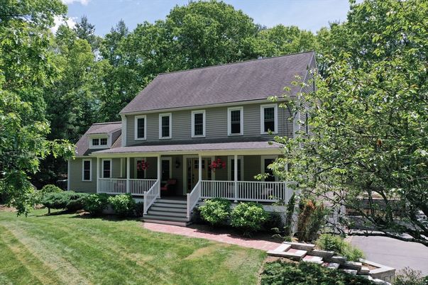 Backyard, Exterior, Facade, Queen Anne Victorian