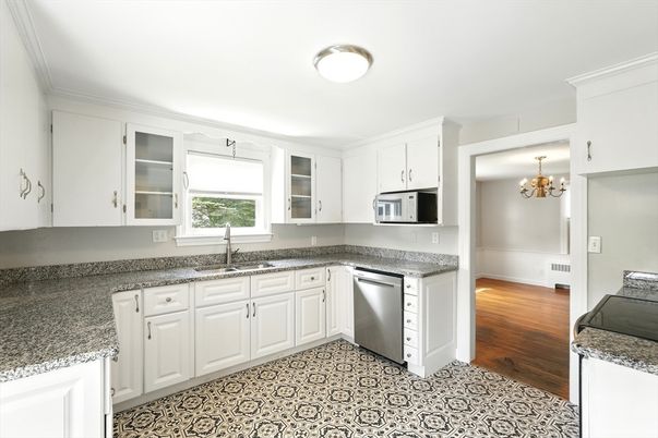 Chandelier, Interior, Kitchen, Wood Texture Flooring