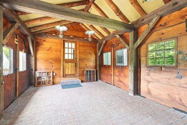 Empty room, Interior, Wooden Beams, Wooden Walls