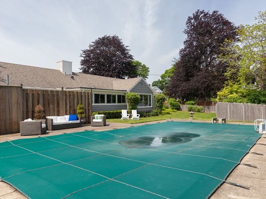 Exterior, Tennis Courts
