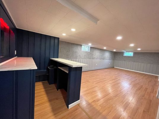 Interior, Recessed Lighting, Wood Texture Flooring