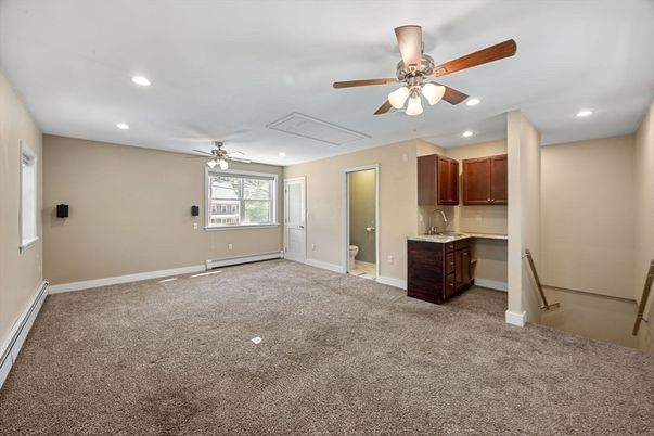 Empty room, Interior, Recessed Lighting
