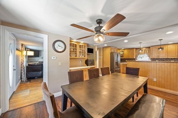 Dining room, Interior, Kitchen, Recessed Lighting, Wood Texture Flooring