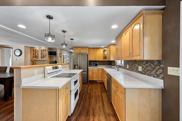 Interior, Kitchen, Pendant Lights, Recessed Lighting, Wood Texture Flooring
