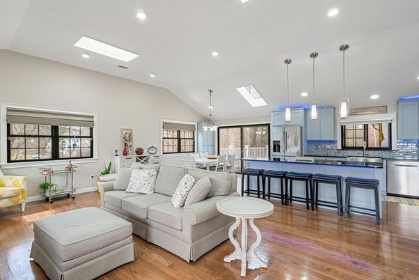 Dining room, Interior, Kitchen, Living room, Pendant Lights, Recessed Lighting, Wood Texture Flooring