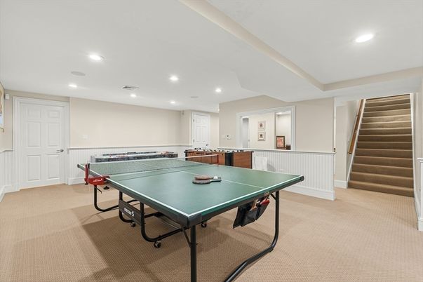 Game Room, Interior, Recessed Lighting