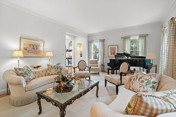 Interior, Living room, Piano