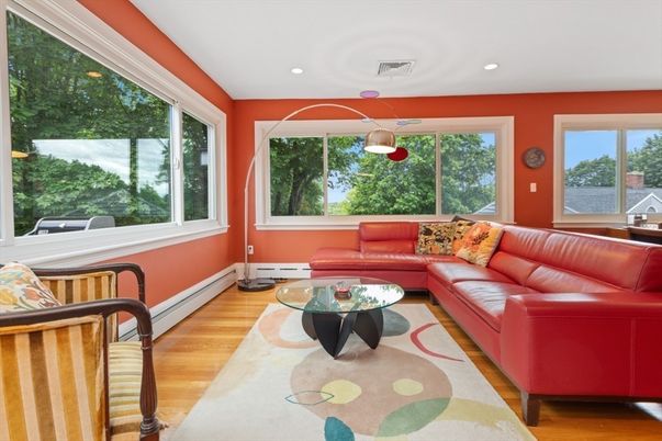 Interior, Living room, Pendant Lights, Recessed Lighting, Wood Texture Flooring