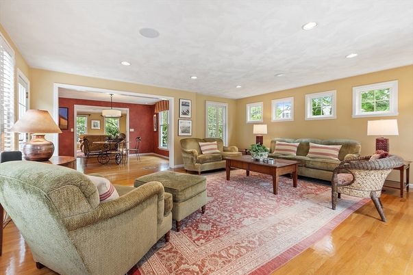 Dining room, Interior, Living room, Recessed Lighting, Wood Texture Flooring