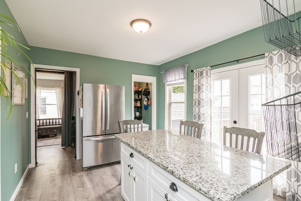 Dining room, Interior, Kitchen, Stainless Steel Appliances, Wood Texture Flooring