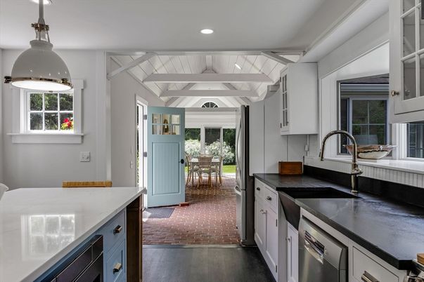 Dining room, Interior, Kitchen, Pendant Lights, Recessed Lighting, Wood Texture Flooring