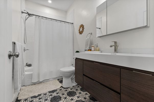 Bathroom, Interior, Recessed Lighting