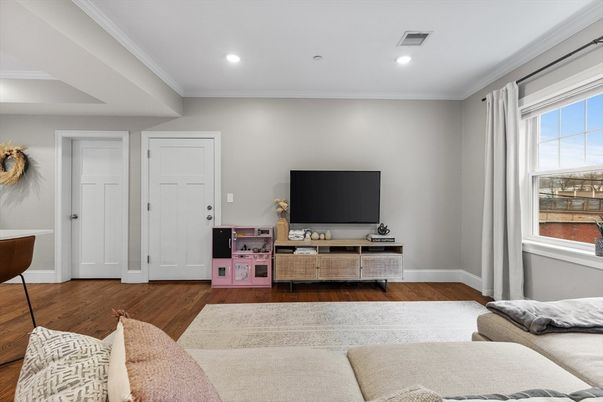 Interior, Living room, Recessed Lighting, Wood Texture Flooring
