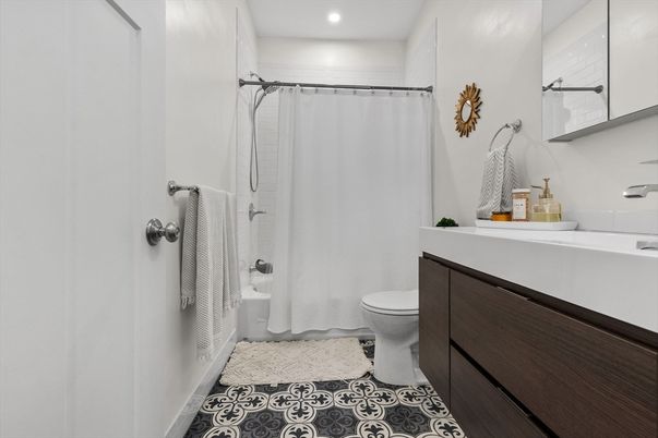Bathroom, Interior, Recessed Lighting