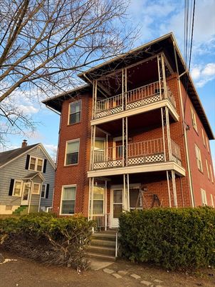 Exterior, Facade, Brick Facade, Rowhouse