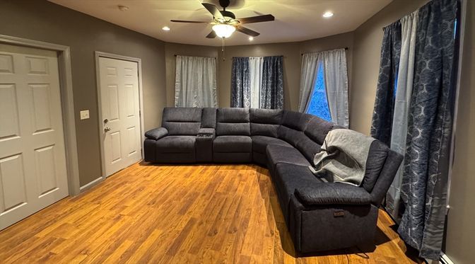 Interior, Living room, Recessed Lighting, Wood Texture Flooring