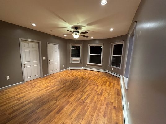 Empty room, Interior, Recessed Lighting, Wood Texture Flooring