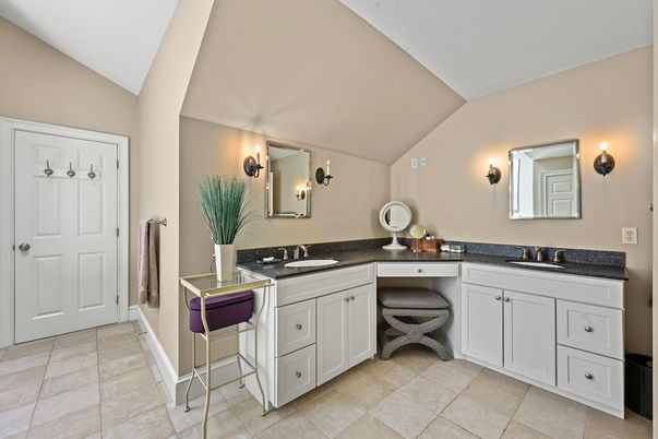 Bathroom, Dual Sink Vanities, Interior