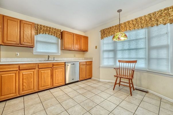 Interior, Kitchen, Pendant Lights, Stainless Steel Appliances