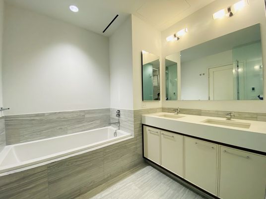 Bathroom, Dual Sink Vanities, Interior, Recessed Lighting