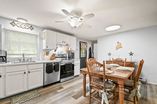 Dining room, Interior, Kitchen, Recessed Lighting, Wood Texture Flooring
