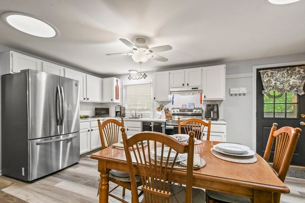 Dining room, Interior, Kitchen, Stainless Steel Appliances, Wood Texture Flooring
